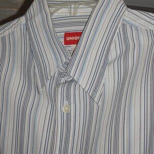 Men's white & blue pinstriped Union Bay button down casual shirt (Small)
